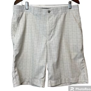 PGA Tour Shorts White Gray measure 35